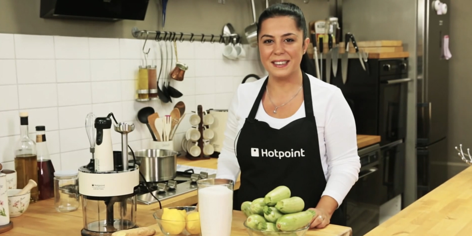 Hotpoint Multi-Fonksiyonel El Blenderiyle Kışa Hazırlık! Enfes Domates Salçası Hazırlay%